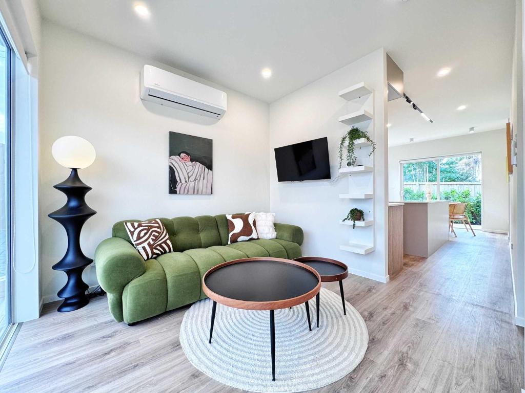 Family Oasis 3BR vs Backyard Near Beach in Torbay, Auckland (updated na ...