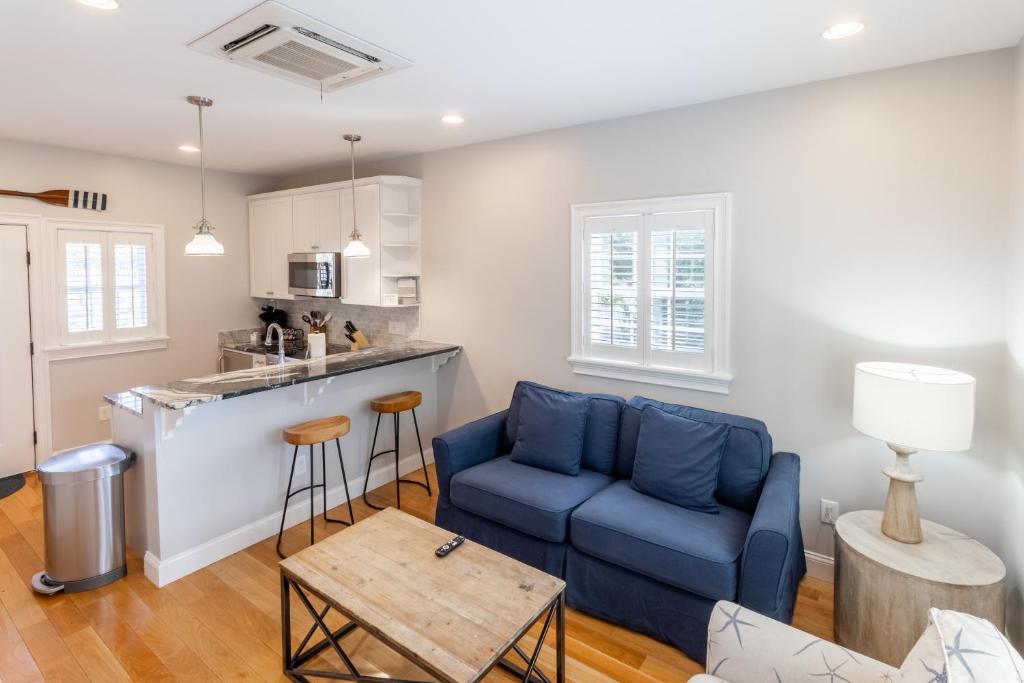 The East Island Reserve Hotel - One-Bedroom Cottage - Pet Friendly