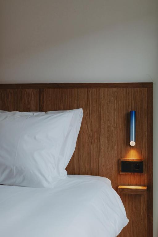 Man Met Bril Koffie Hotel - Resim 38