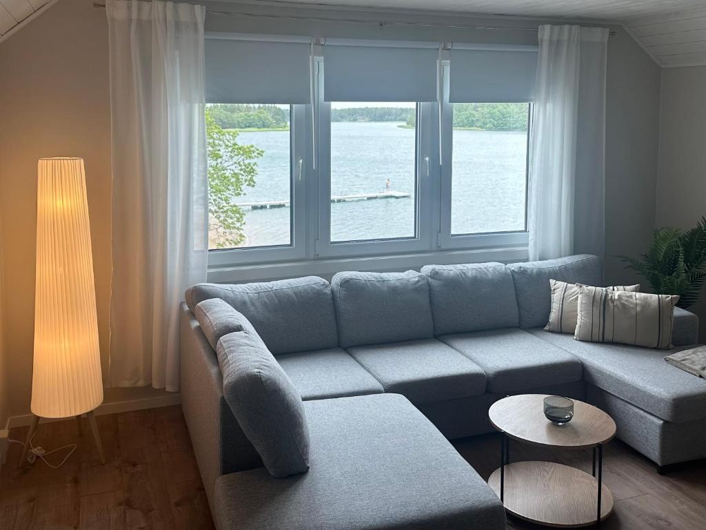 Χώρος καθιστικού στο Vitteludd seaside apartments Houtskär