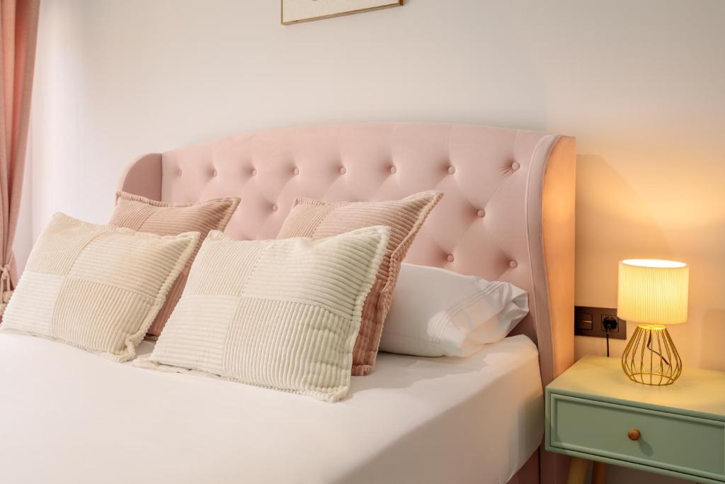 
Deluxe Double Room with Bath
