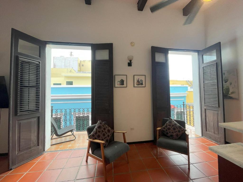 Old San Juan Rentals - 65 Fortaleza Apt 5