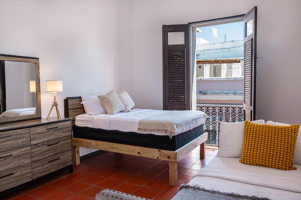 Old San Juan Rentals - 65 Fortaleza Apt 8