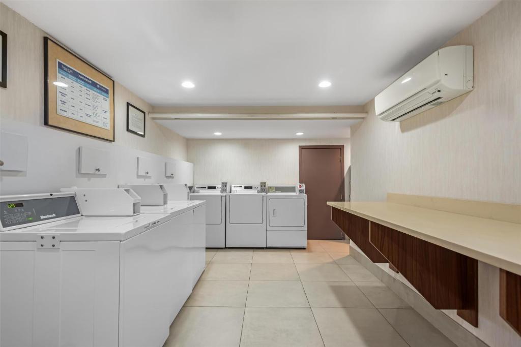 Best Western Plus Suites Downtown Calgary - Resim 13