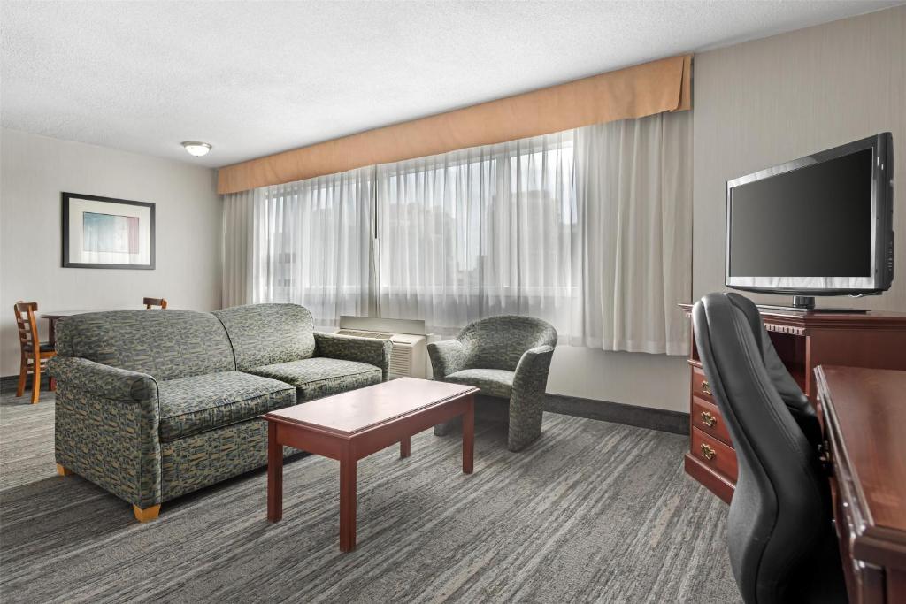 Best Western Plus Suites Downtown Calgary - Resim 39