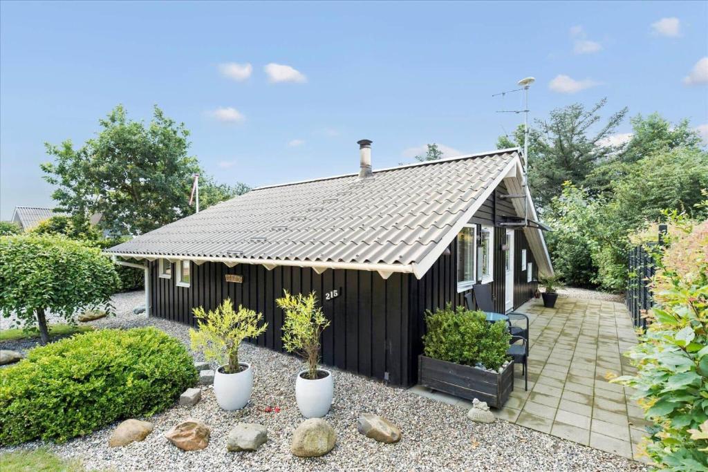 En have udenfor C11114-Hemmet-Bork-Hytteby-215