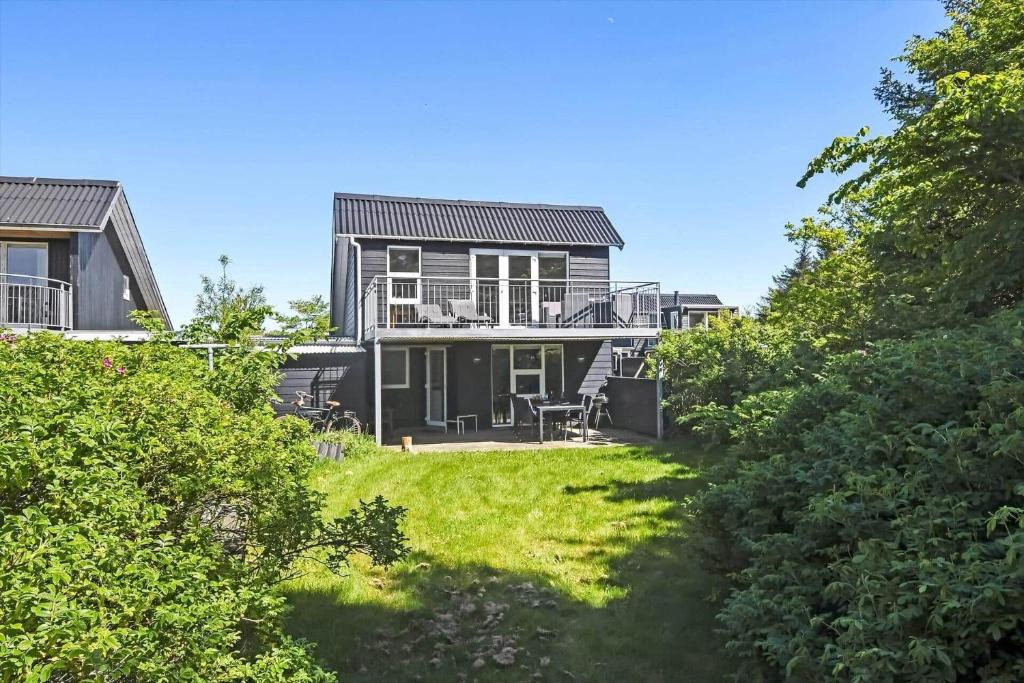 a view of a house from the yard at C11596-Hemmet-Vester-Faelled-51 in Hemmet