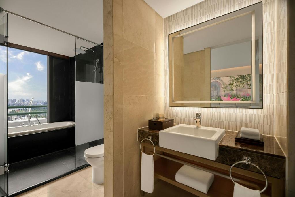 Club Lounge Access, Studio, 1 King, Grand Opera Tower