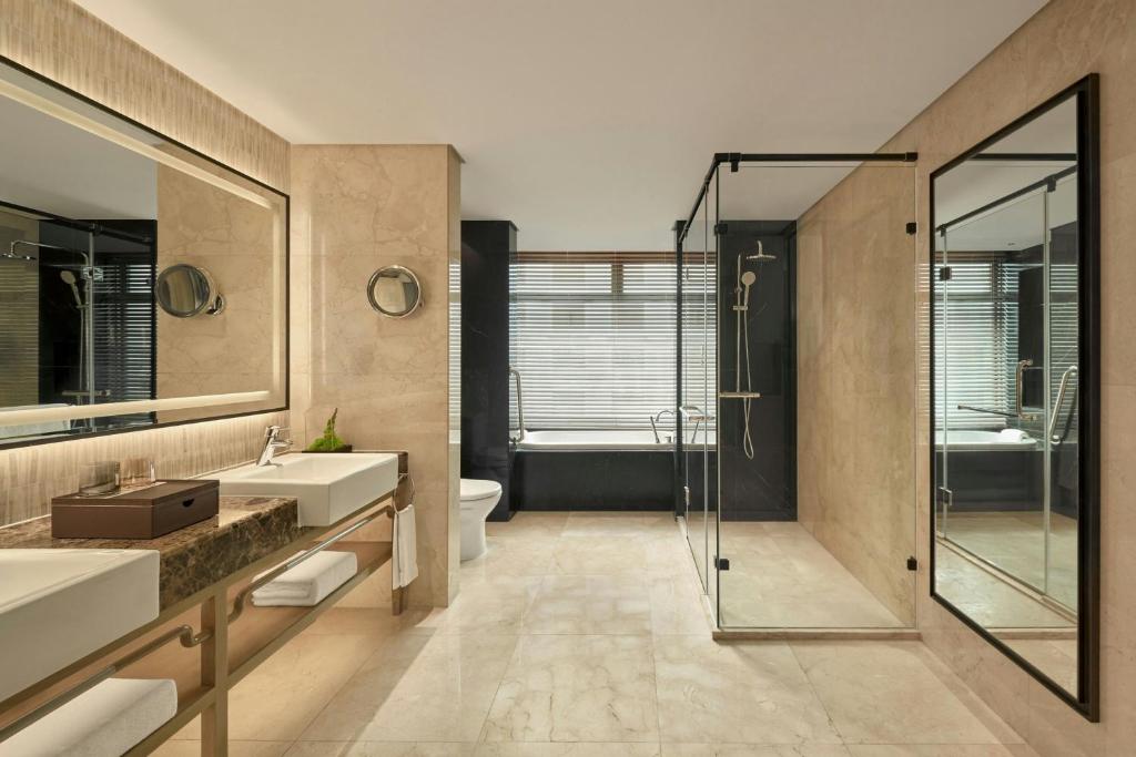 Club Lounge Access, Premier Suite, 1 King, Grand Opera Tower