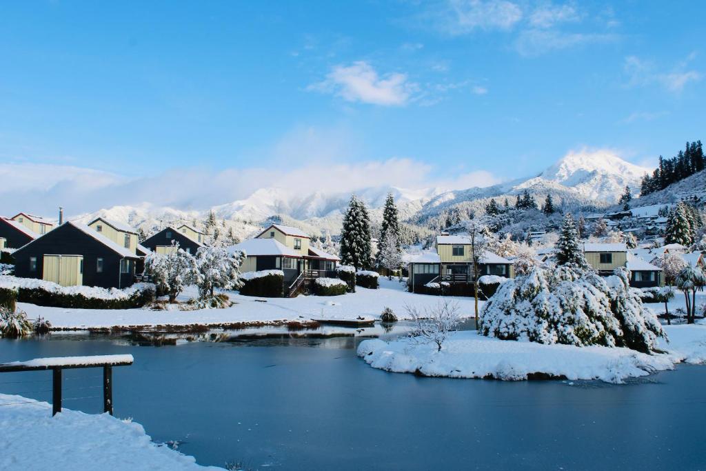 Village Lake Luxury Apartments - Resim 12