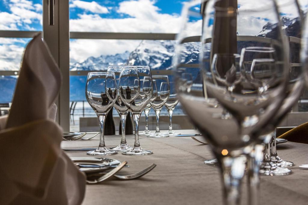 Restoran või mõni muu söögikoht majutusasutuses Seehotel Waldstätterhof Swiss Quality