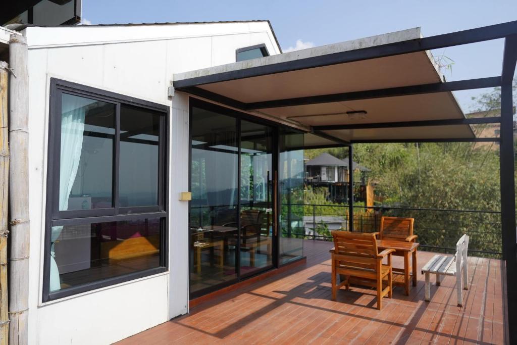 Ban Rai Rabeang Mok - Superior Family Room