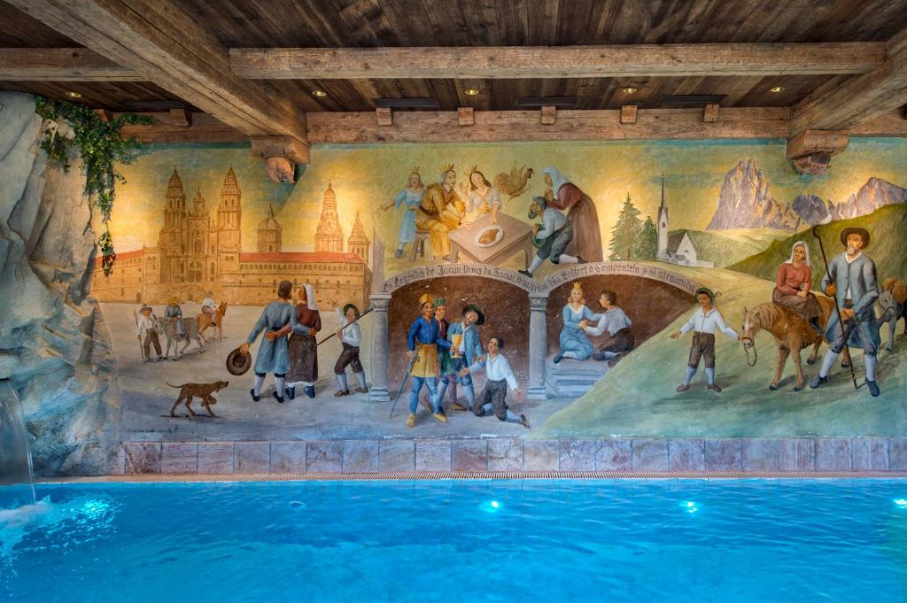 Bazén v ubytovaní Hotel Ansitz Jakoberhof alebo v jeho blízkosti