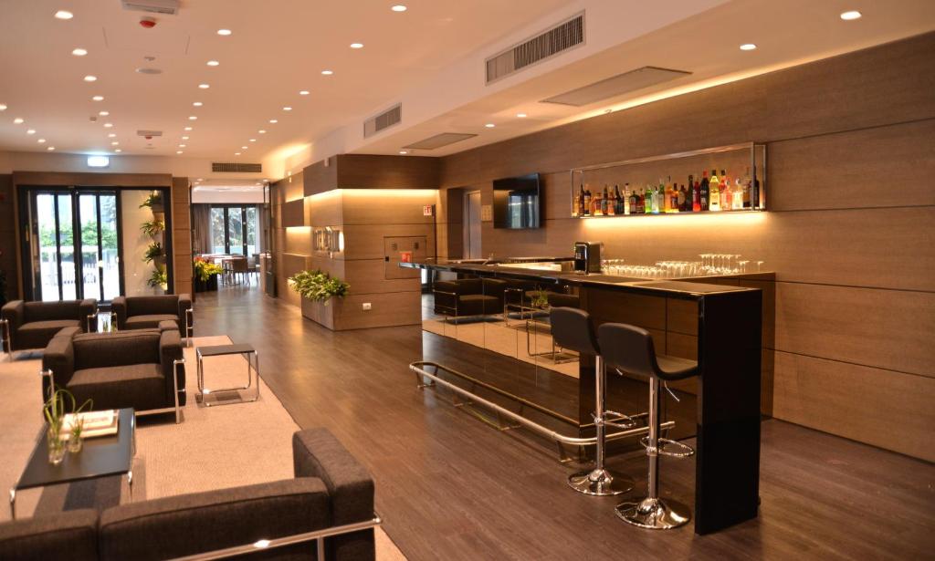 Lounge nebo bar v ubytování Hotel Forum