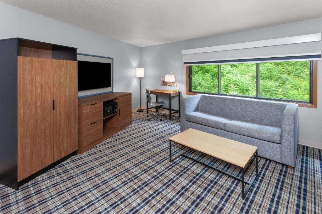 AmericInn by Wyndham West Salem - Error