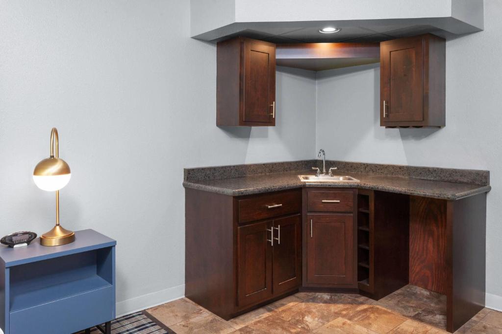 AmericInn by Wyndham West Salem - Suite King - Non Fumatori