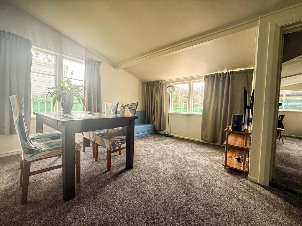 Spacious Surf-side 4 bedroom Retreat - Resim 2