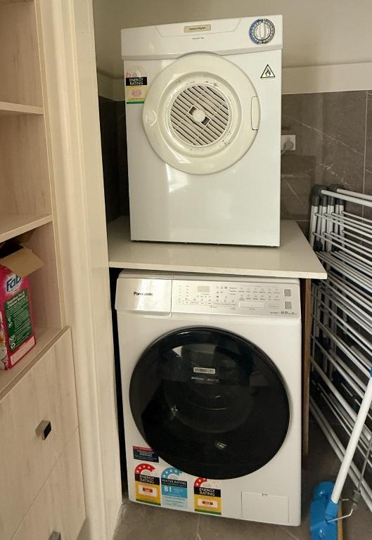 Spacious Surf-side 4 bedroom Retreat - Resim 5