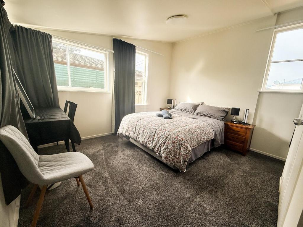 Spacious Surf-side 4 bedroom Retreat - Resim 10