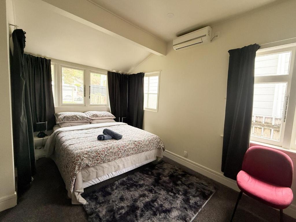 Spacious Surf-side 4 bedroom Retreat - Resim 12