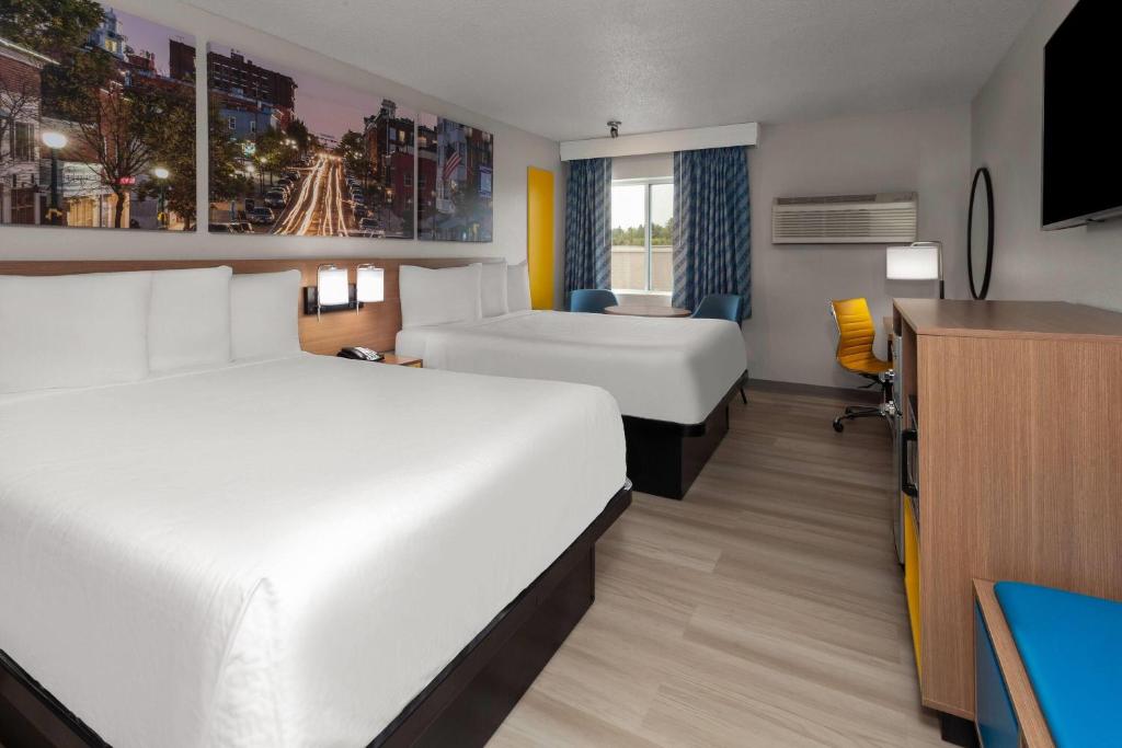 Days Inn & Suites by Wyndham Kaukauna WI - Queen Kamer Met 2 Queensize Bedden – Niet-Rokers