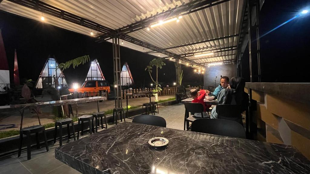 Restaurace v ubytování Dieng Ceria Resort