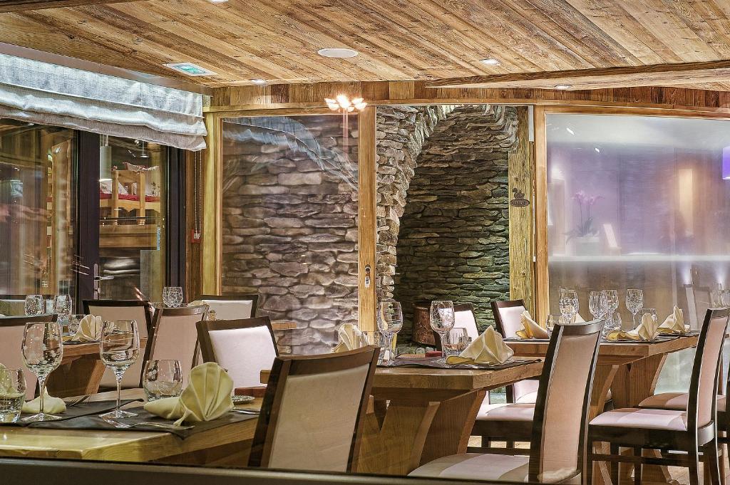 Fotografie z fotogalerie ubytování Hôtel-Chalet Les Ecureuils Restaurant, Piscine, Jardin Garage v destinaci Le Grand-Bornand
