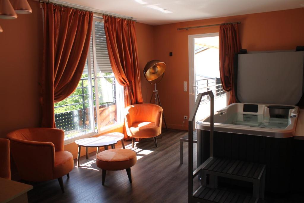 L'Hostellerie d'Acquigny - Queen Room With Spa Bath