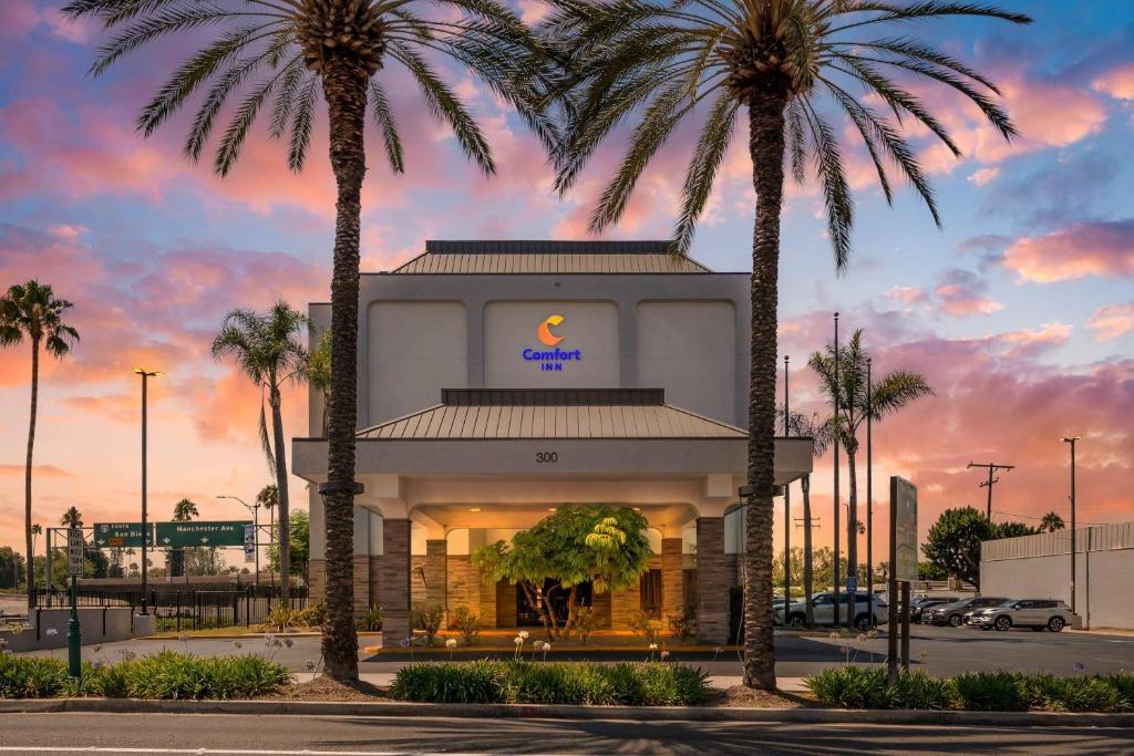 Comfort Inn Anaheim Resort photo