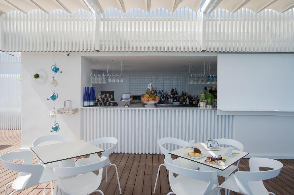 Bebidas en Hotel Bahía Calpe by Pierre & Vacances