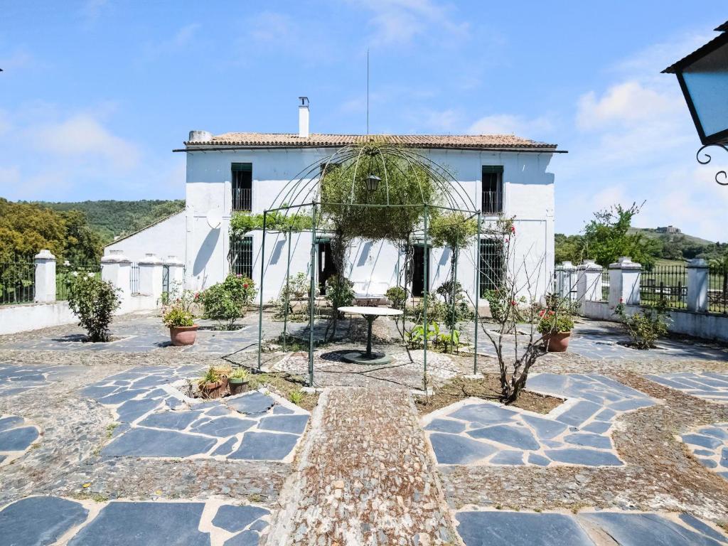 Κήπος έξω από το Holiday Home in Aracena with Private Pool
