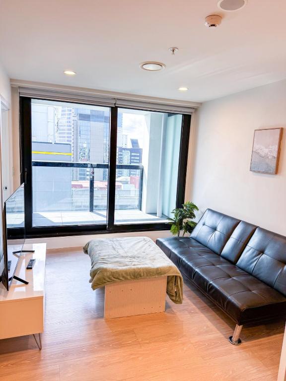 SUPER Location - Modern 2Br Apt-Pool & Gym