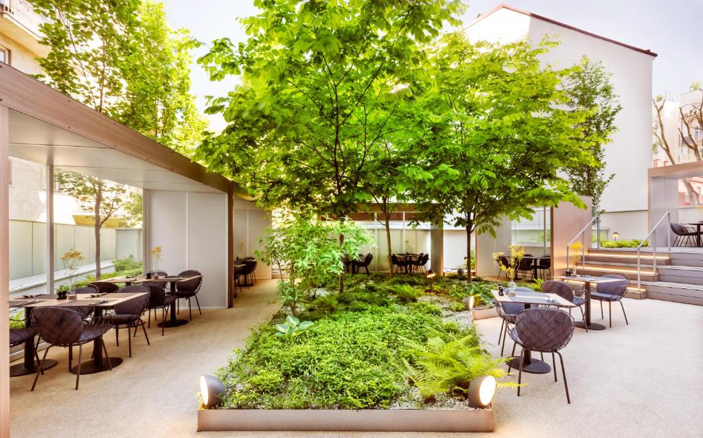 MOOONS Vienna - Resim 4