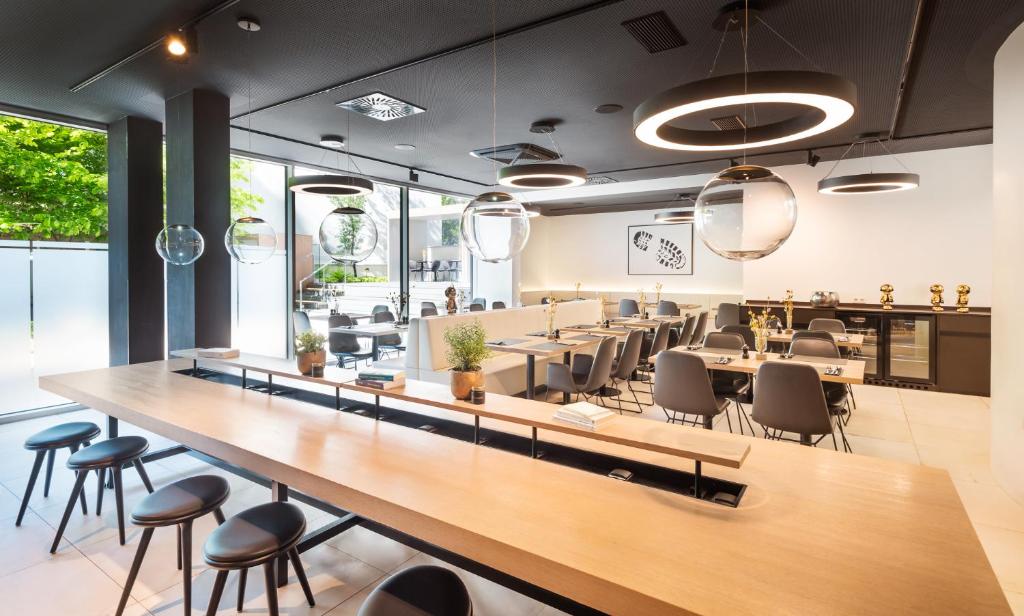 MOOONS Vienna - Resim 30