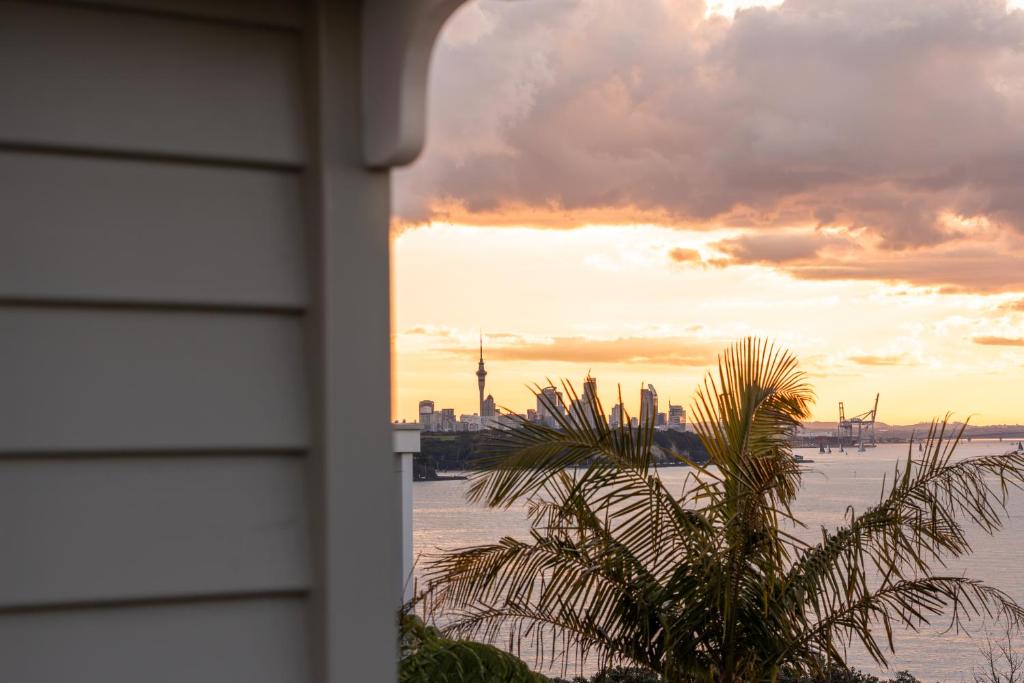 Springcombe Sunset - St Heliers Beach House - Resim 9