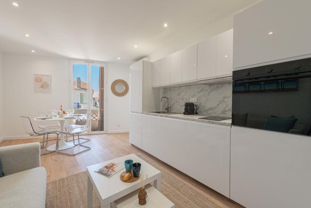 Cannes 1-Br Apartment Near the City Center
