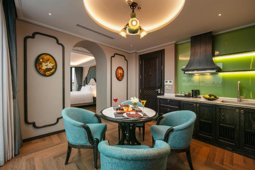Signature Corner Studio