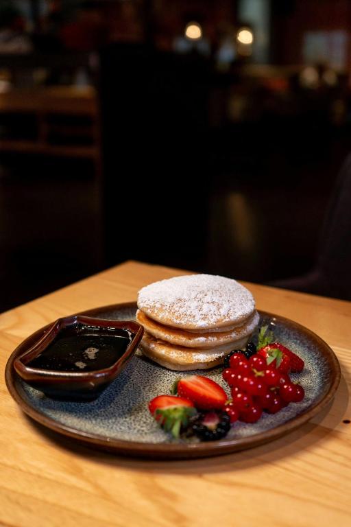 Roomers Frankfurt Central, Autograph Collection - Resim 43