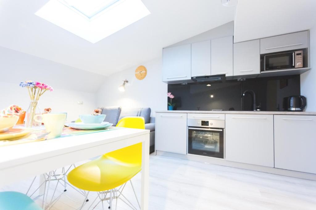 Aparthotel Best Views - Modern One-Bedroom Apartment Without View