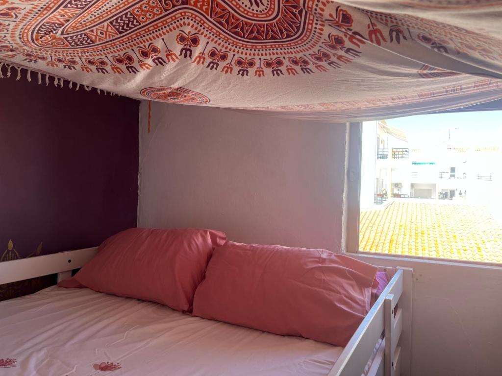 Galeriebild der Unterkunft Buddha Bee - 18 to 35 years old only in Lagos