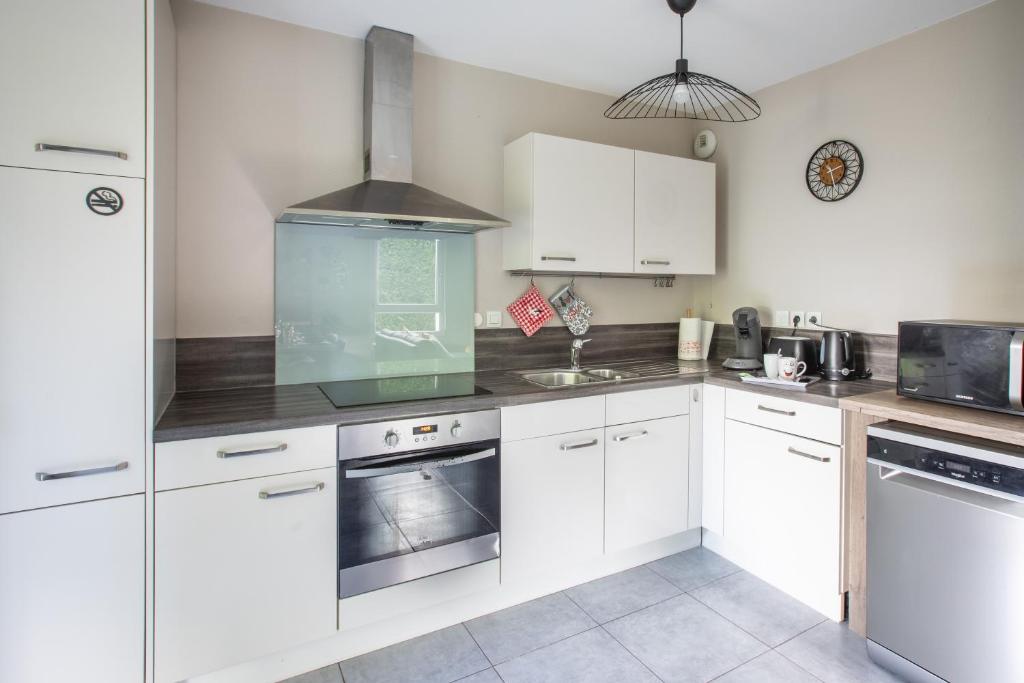 L'Adresse Colmarienne, Escapade en Famille, Terrasse, Garage Privé, Point de départ idéal en toutes saisons, Centre historique Colmar à 10 min à pied, Marchés de Noël, Route des vins d'Alsace, Appartement calme et élégant, Arrivée autonome, Garage à vélos – photo 22