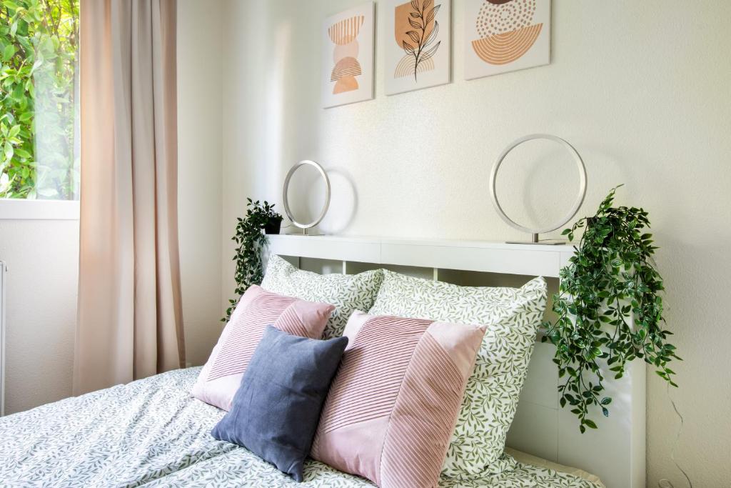 L'Adresse Colmarienne, Escapade en Famille, Terrasse, Garage Privé, Point de départ idéal en toutes saisons, Centre historique Colmar à 10 min à pied, Marchés de Noël, Route des vins d'Alsace, Appartement calme et élégant, Arrivée autonome, Garage à vélos – photo 25