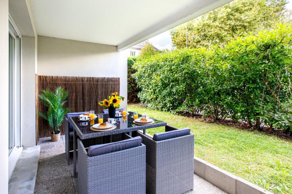 L'Adresse Colmarienne, Escapade en Famille, Terrasse, Garage Privé, Point de départ idéal en toutes saisons, Centre historique Colmar à 10 min à pied, Marchés de Noël, Route des vins d'Alsace, Appartement calme et élégant, Arrivée autonome, Garage à vélos – photo 10