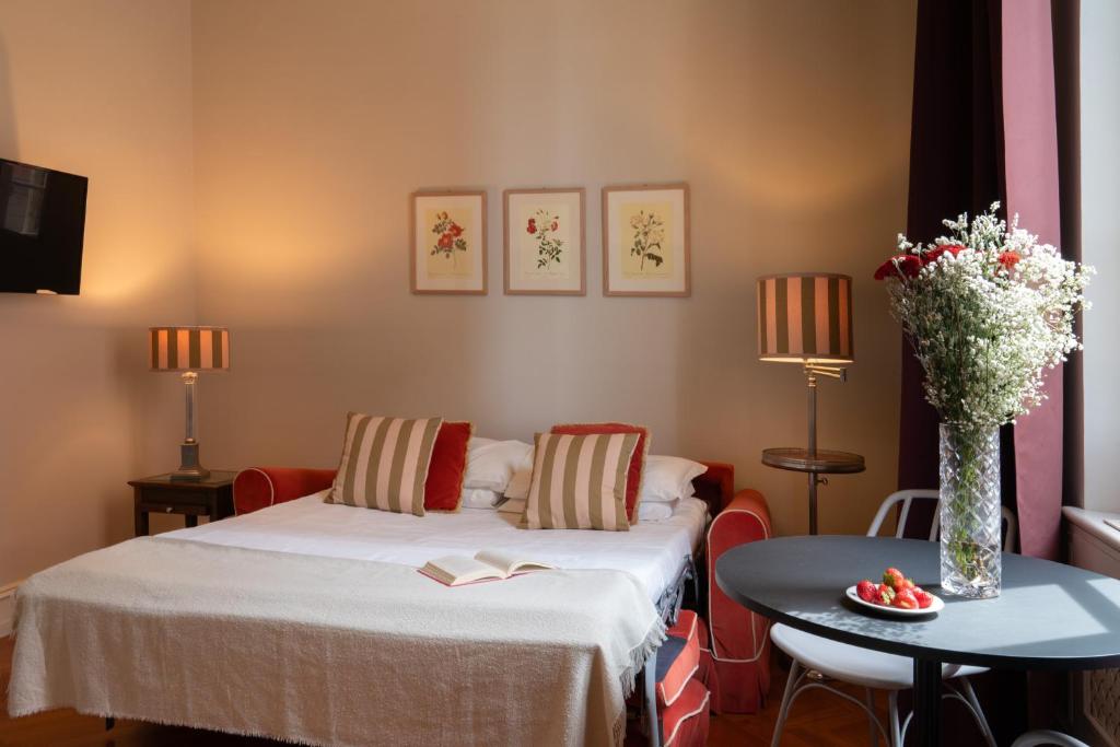 Serristori Palace Residence - Resim 15