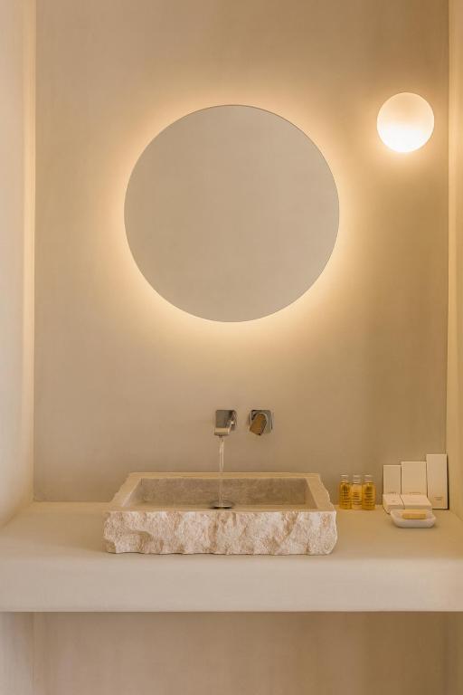 Chic Hotel Santorini - 18