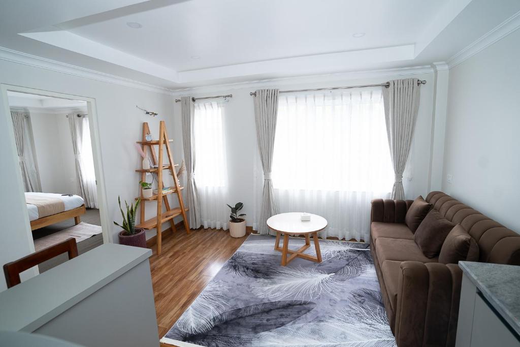 Rúm í herbergi á Modern 2BHK, Near Thamel & Swayambhu