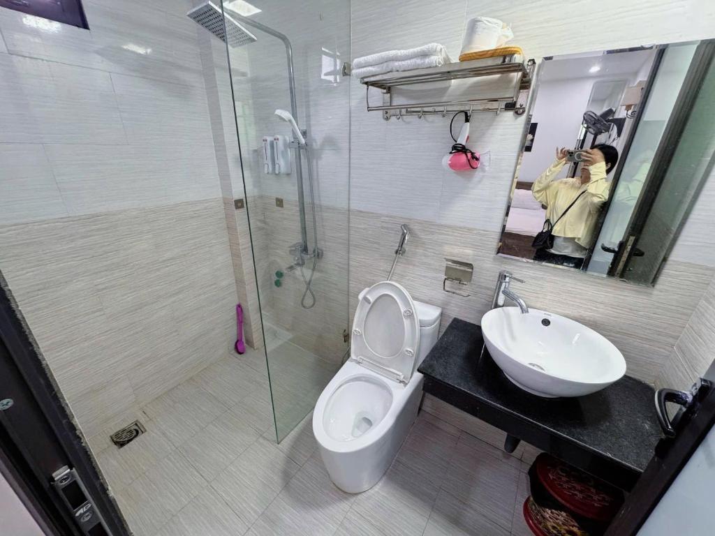 Cat Ba - Lake View Hotel - 10