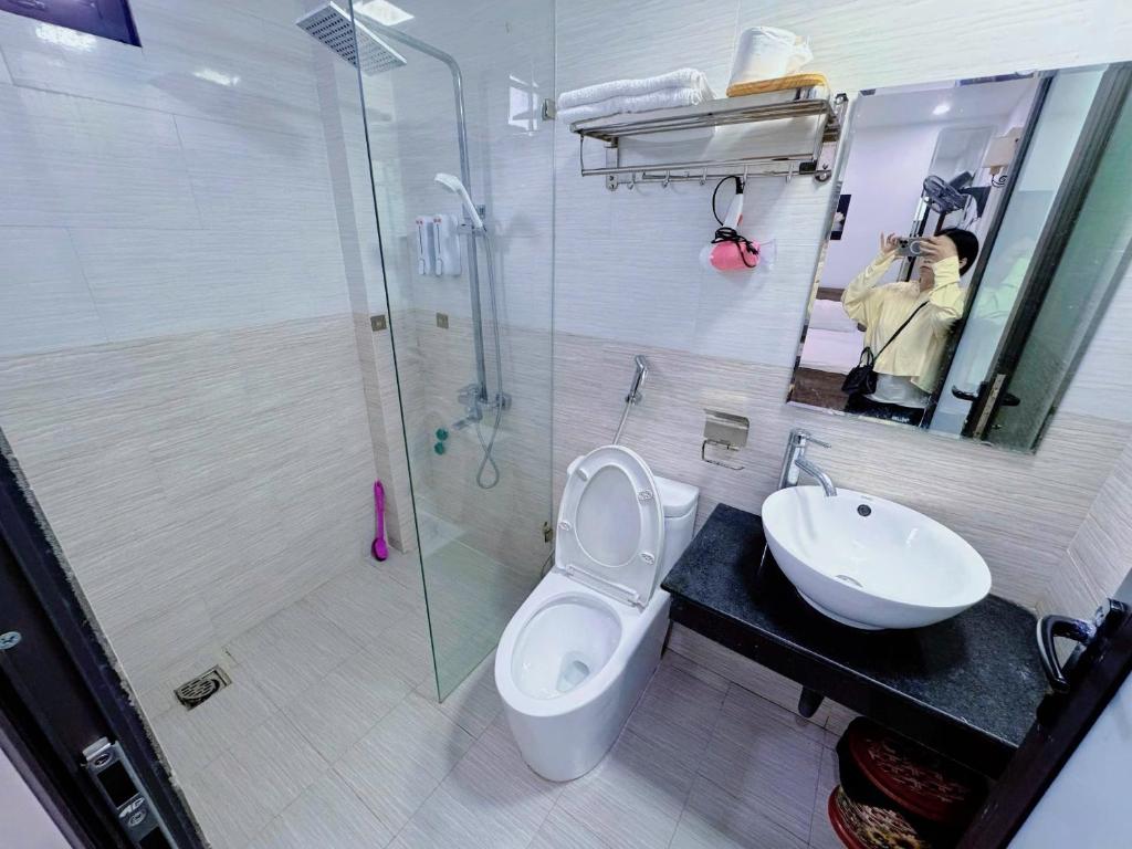 Cat Ba - Lake View Hotel - 2