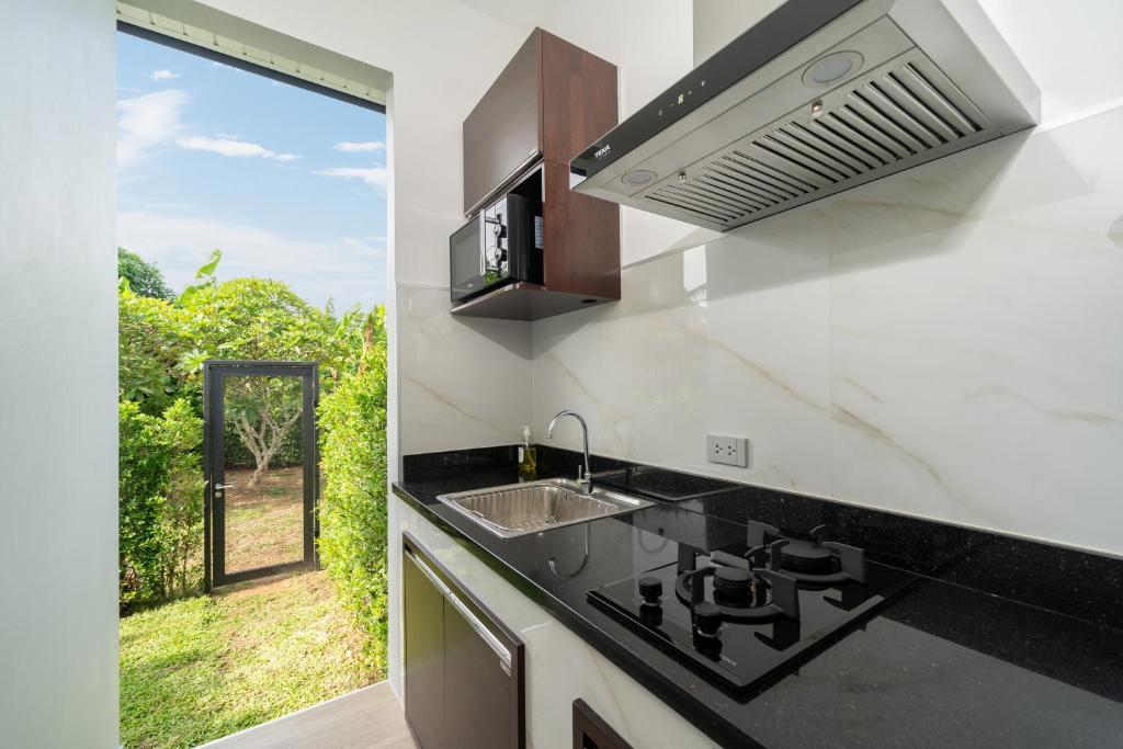 DC Resident Phuket - Resim 13