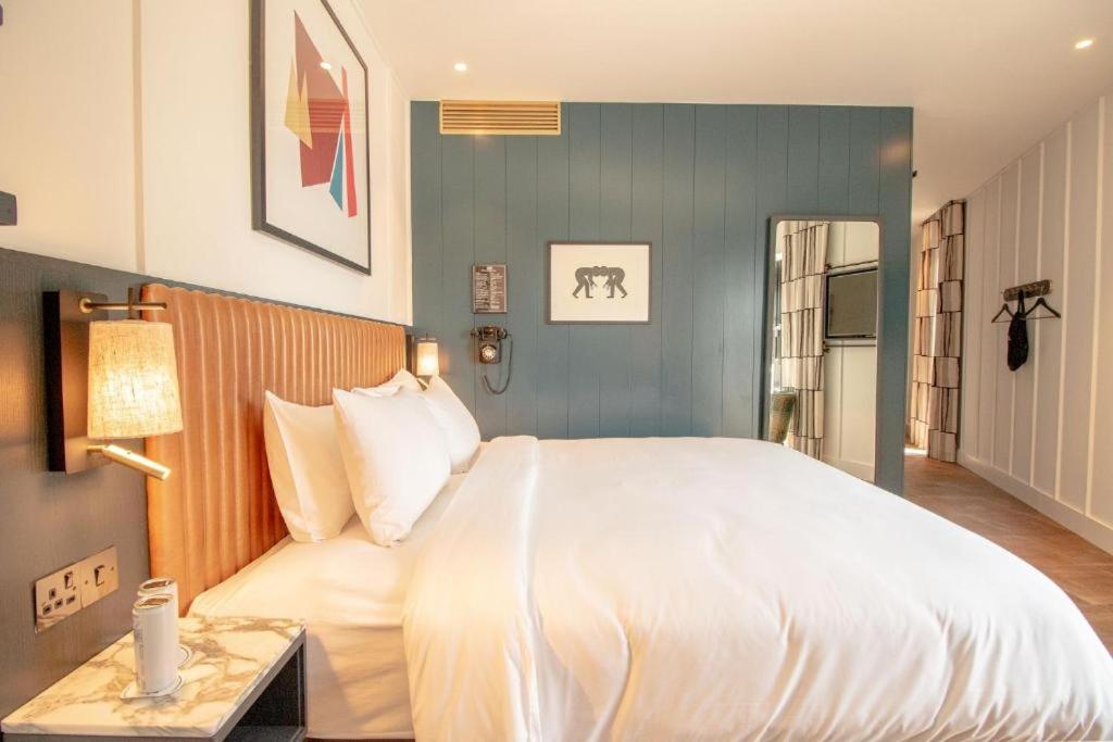 The Dean Cork - Resim 4